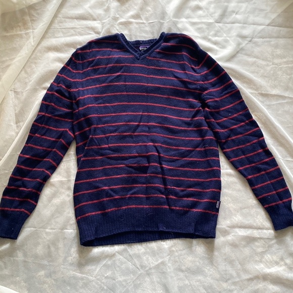 PATAGONIA Men’s Wool V Neck - Picture 2 of 3